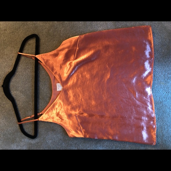 Spaghetti strap metallic shirt - Picture 5 of 5